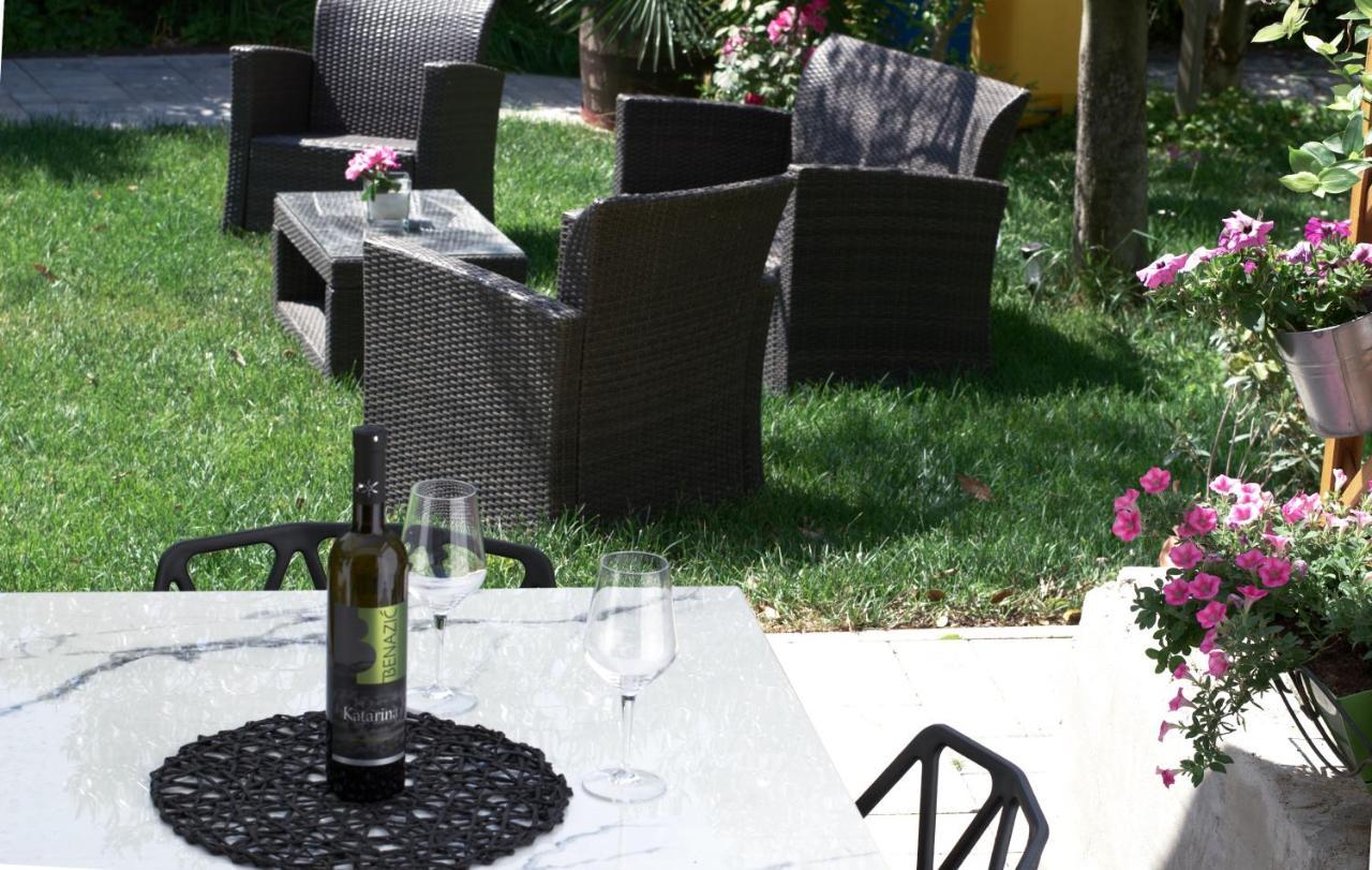 Wine Garden Holiday Home PUY 외부 사진